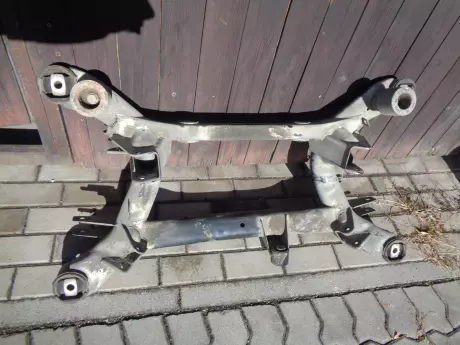 BMW 7 E38 zadní nápravnice