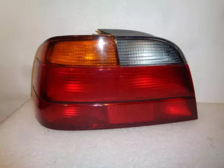 BMW 7 E38 levá zadní lampa