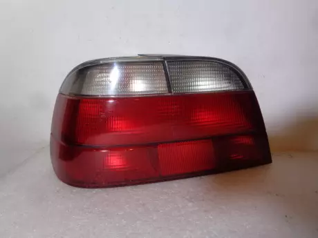 BMW 7 E38 levá zadní lampa bílý blikač