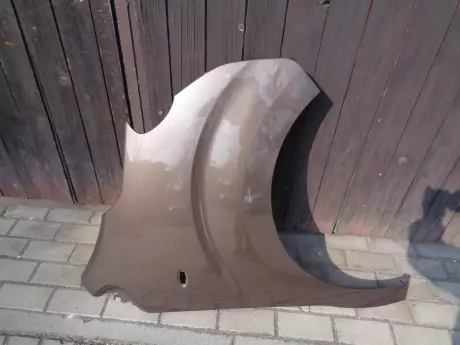 Zafira life / vivaro C pravý blatník