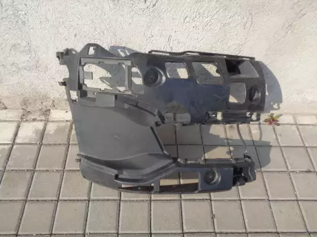 BMW 5 G30LCI pravý držák mlhovky
