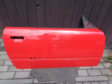 BMW 3 E36 coupé pravé dveře