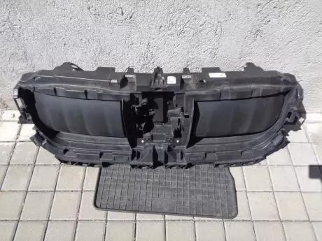 BMW X1 U11 vedení vzduchu horní - žaluzie