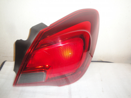 Opel corsa E 3dv. lampa pravá  