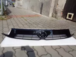Opel corsa F lift maska 